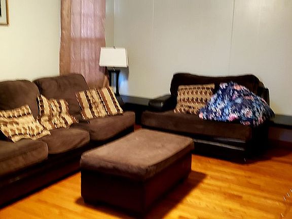 3rd image of 119 W Prairie Ave
