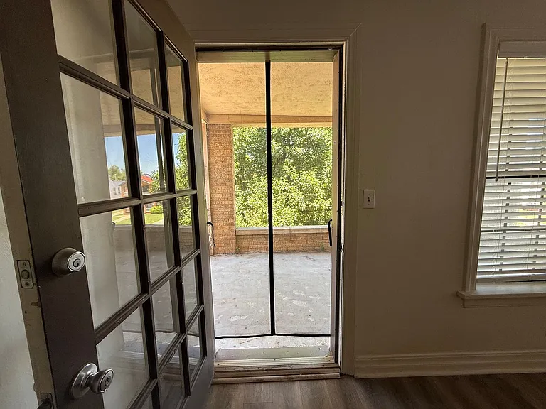 800 East Dr — Photo 14