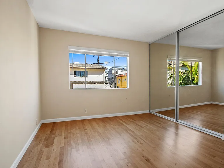 1133 16th St in Santa Monica - North of Wilshire Blvd! — Photo 6