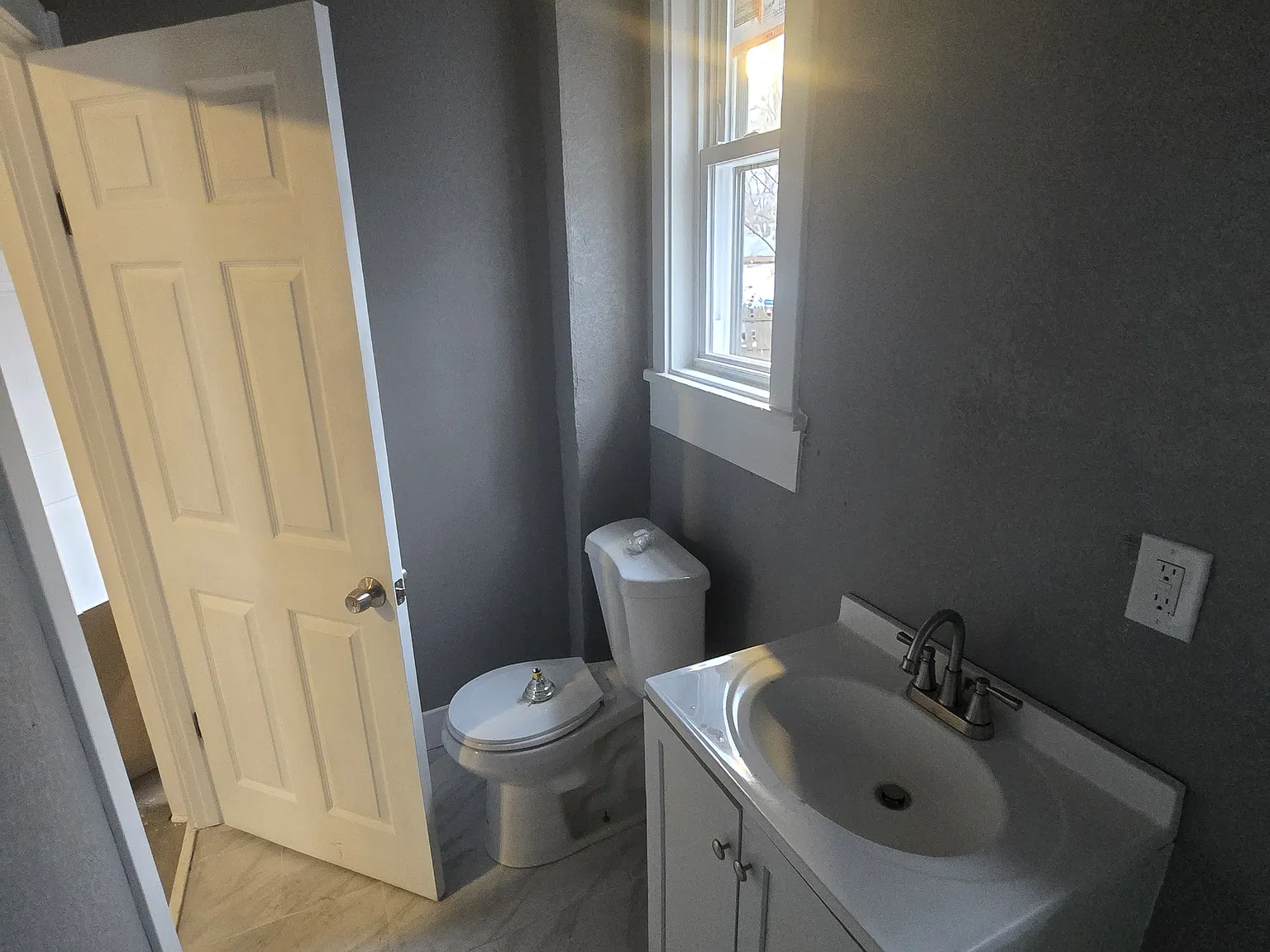 2 bed, 1200 sqft, $1,200 — Photo 3