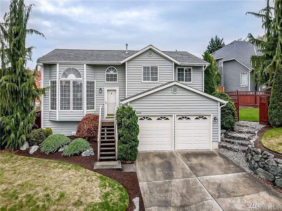 1st image of 8509 12th Pl NE