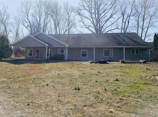 9126 Baldwin Rd, Baldwin, IL 62217