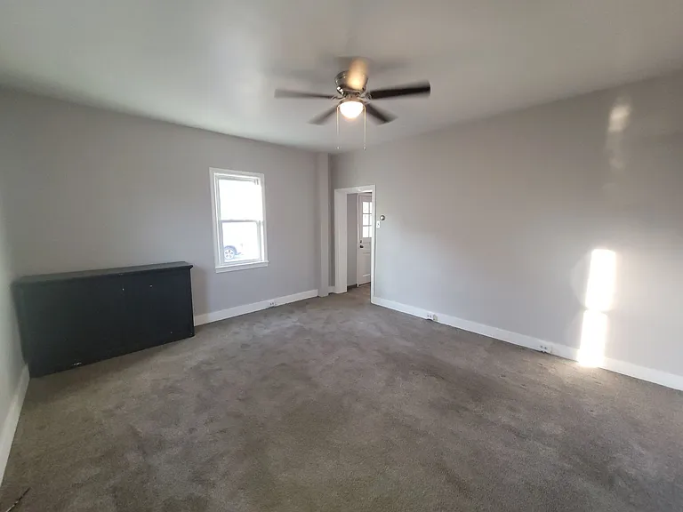 114 Thompson St — Photo 6