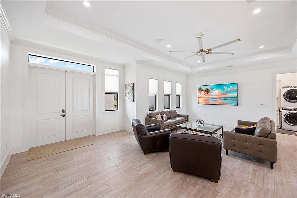 3 bed, 2.0 bath, 1763 sqft, $8,000 — Photo 4