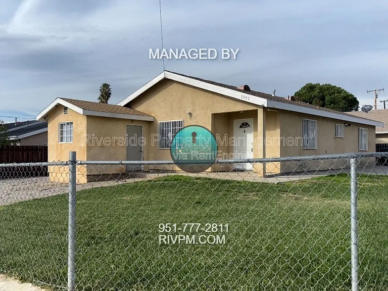 7257 Wakefield Ct — Photo 2