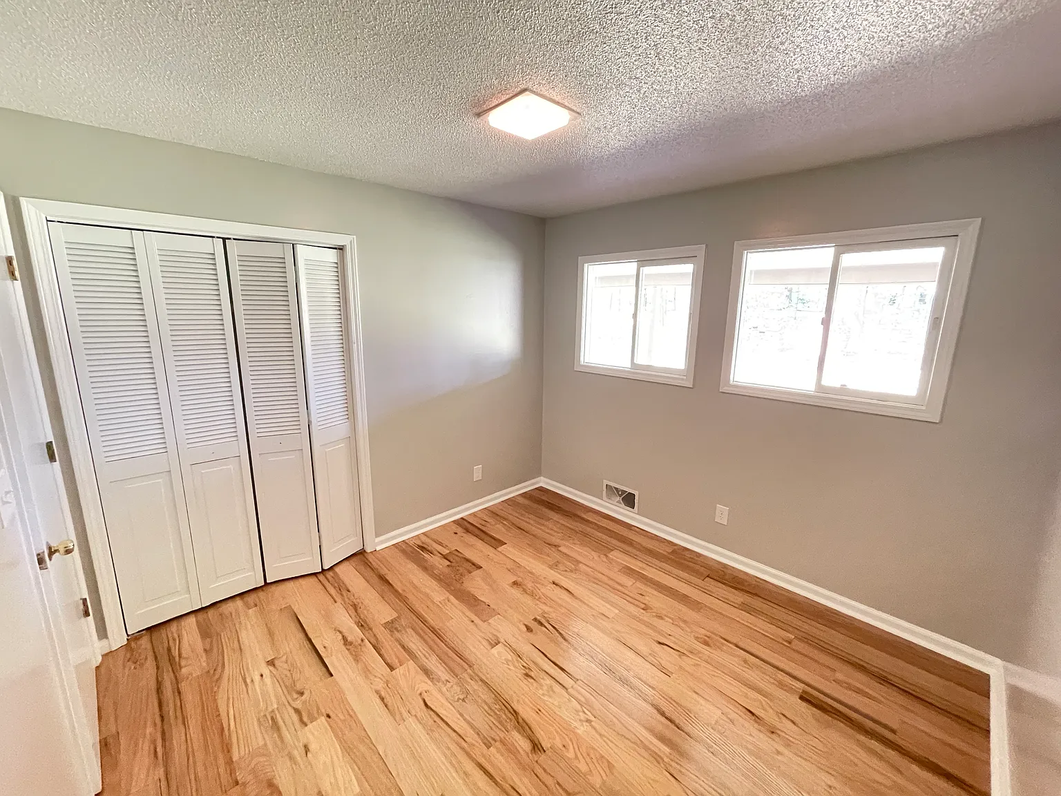 710 N Haywood St — Photo 4