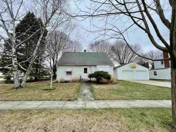 625 N 12th St, Rochelle, IL 61068