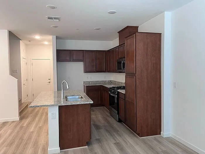 759 E Zesta Ln #103 — Photo 11