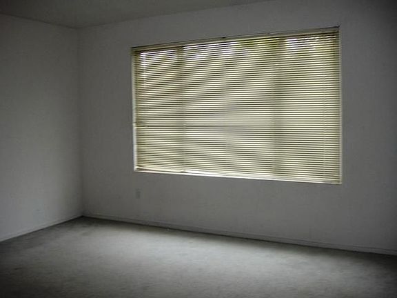 4th image of 402 La Esperanza Dr
