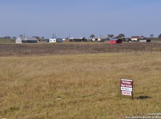 200 Triple R Dr, La Vernia, TX 78121