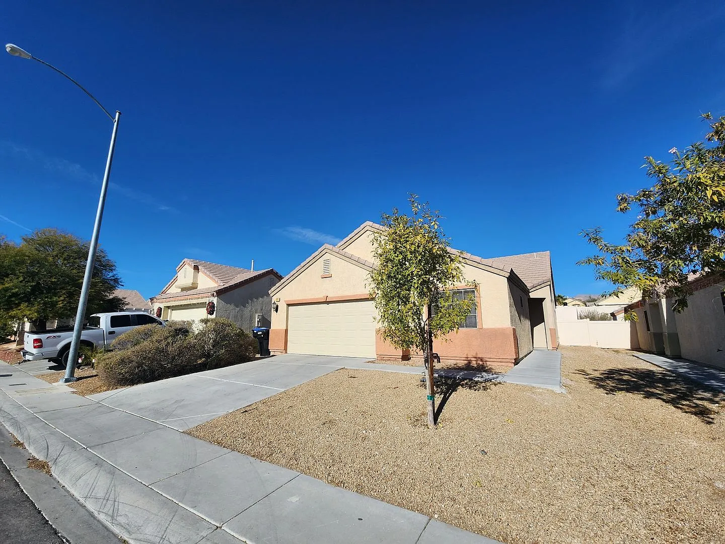 Beautiful Single Story Three Bedroom Home! — Photo 2