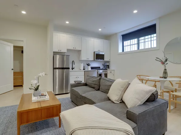 712 G St SE #B1, Washington, DC 20003