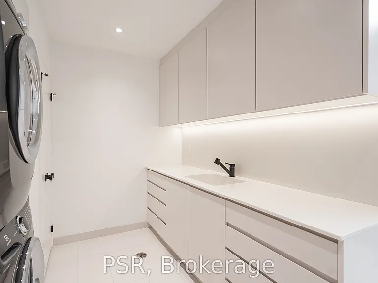 381 Madison Ave — Photo 18