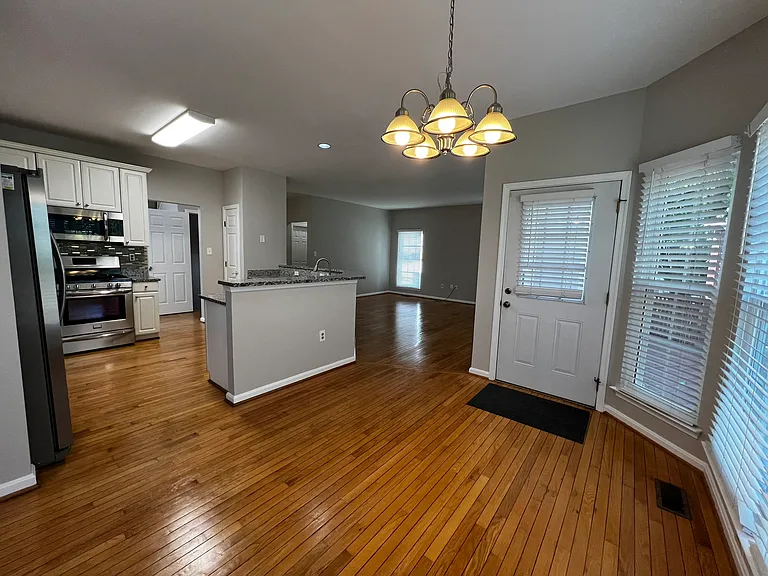 21379 Fultonham Cir — Photo 11