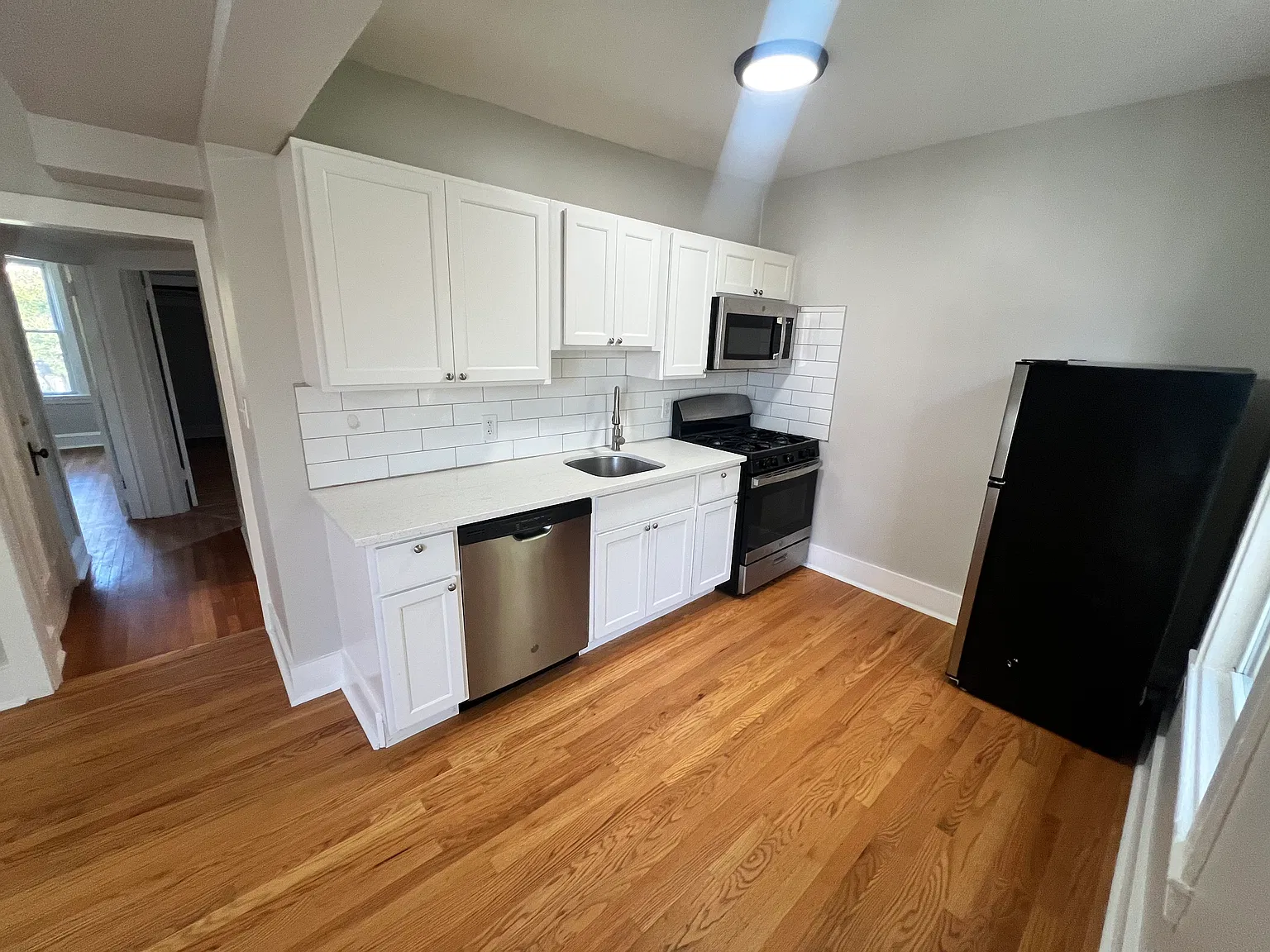 2 bed, 800 sqft, $1,595 — Photo 4