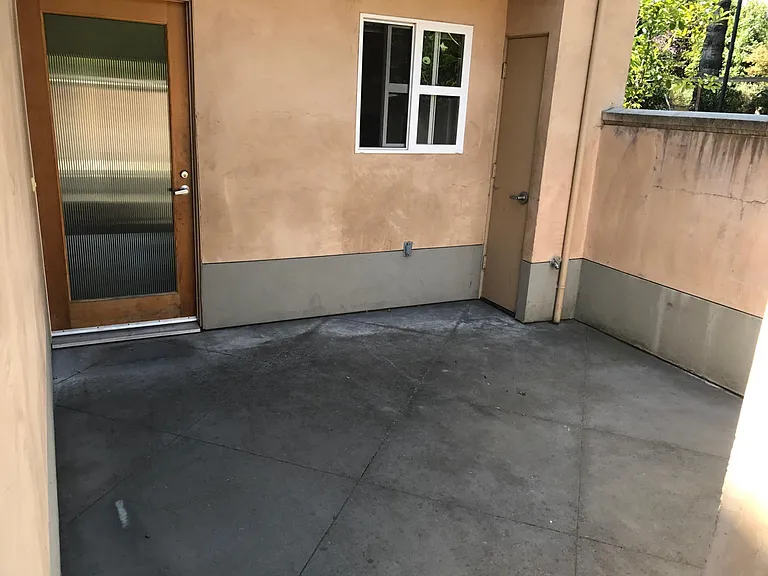 1020 Gravenstein Ave — Photo 1