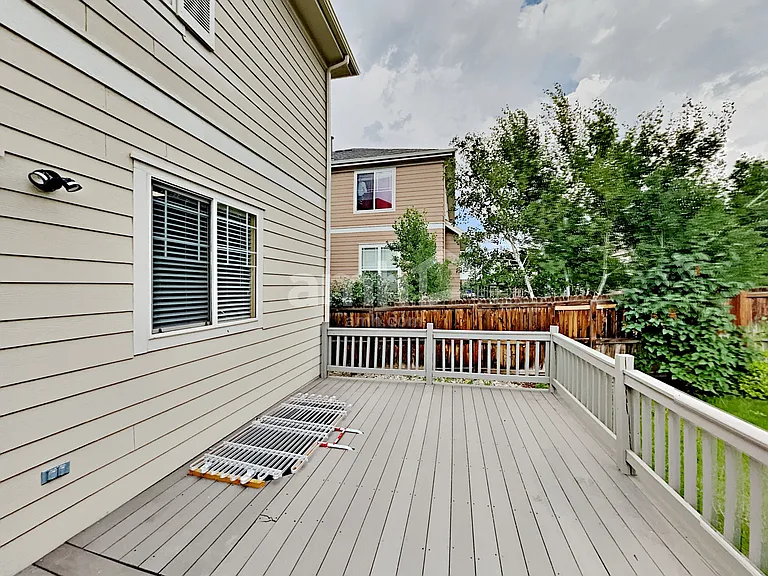 2542 S Genoa St — Photo 19
