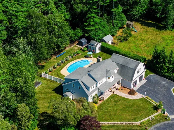 8 Park Pl, Mattapoisett, MA 02739