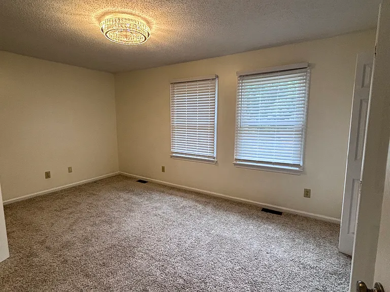 54 Corwin Cir — Photo 18
