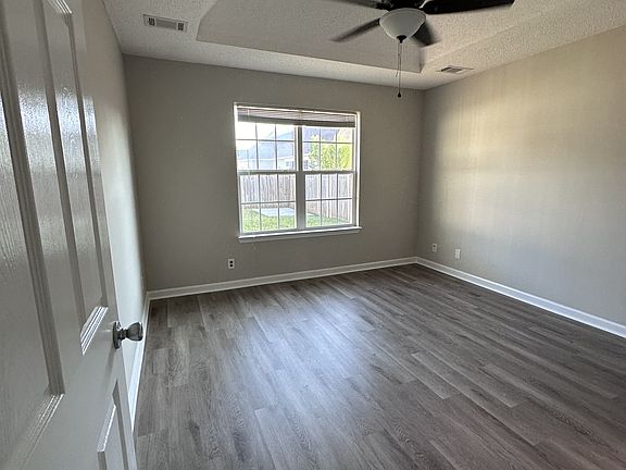 5th image of 317 Grand Ave