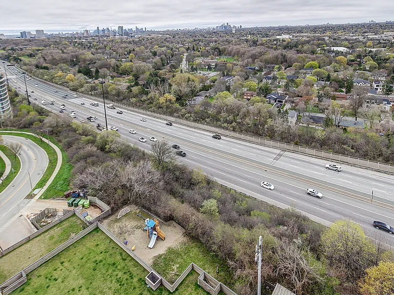 44 Valley Woods Rd — Photo 19
