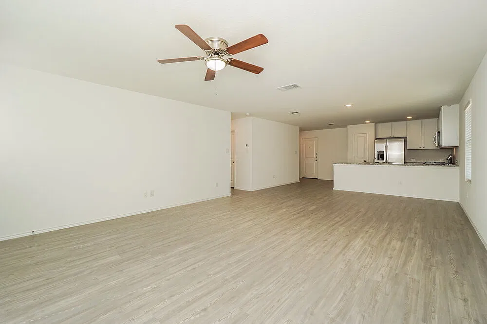3 bed, 2.0 bath, 1474 sqft, $1,745 — Photo 4