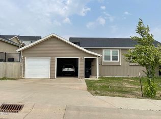 210 25th Ave NE, Watford City, ND 58854