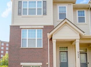 111 Concord Ct, Morton Grove, IL 60053