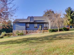 817 W Woodchase Rd, Knoxville, TN 37934