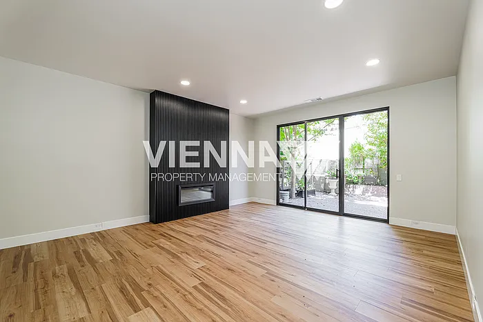 340 Wyndgate Rd — Photo 2