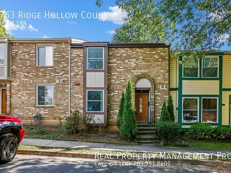 8763 Ridge Hollow Ct — Photo 1