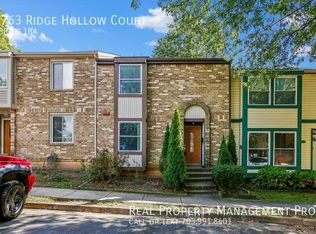 8763 Ridge Hollow Ct, Springfield, VA 22152