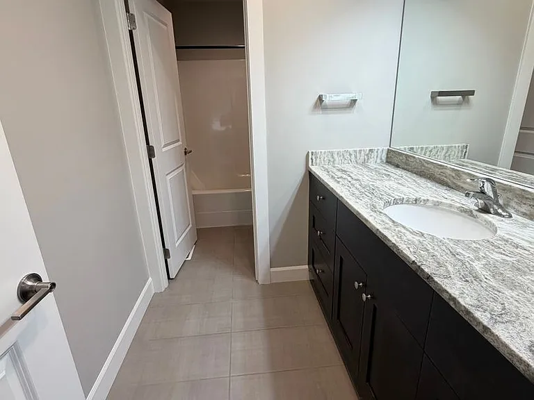 1508 N Western Ave — Photo 9