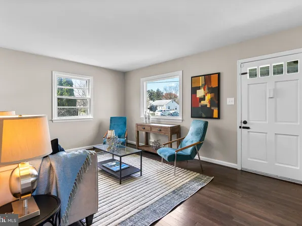 3307 Dona Ave, Alexandria, VA 22303