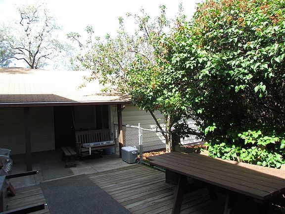 4th image of 505 N Weaver St