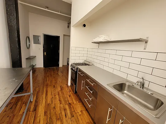 Rented by Garden Management | media 33