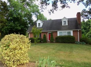 4224 Robinhood Rd, Winston Salem, NC 27106