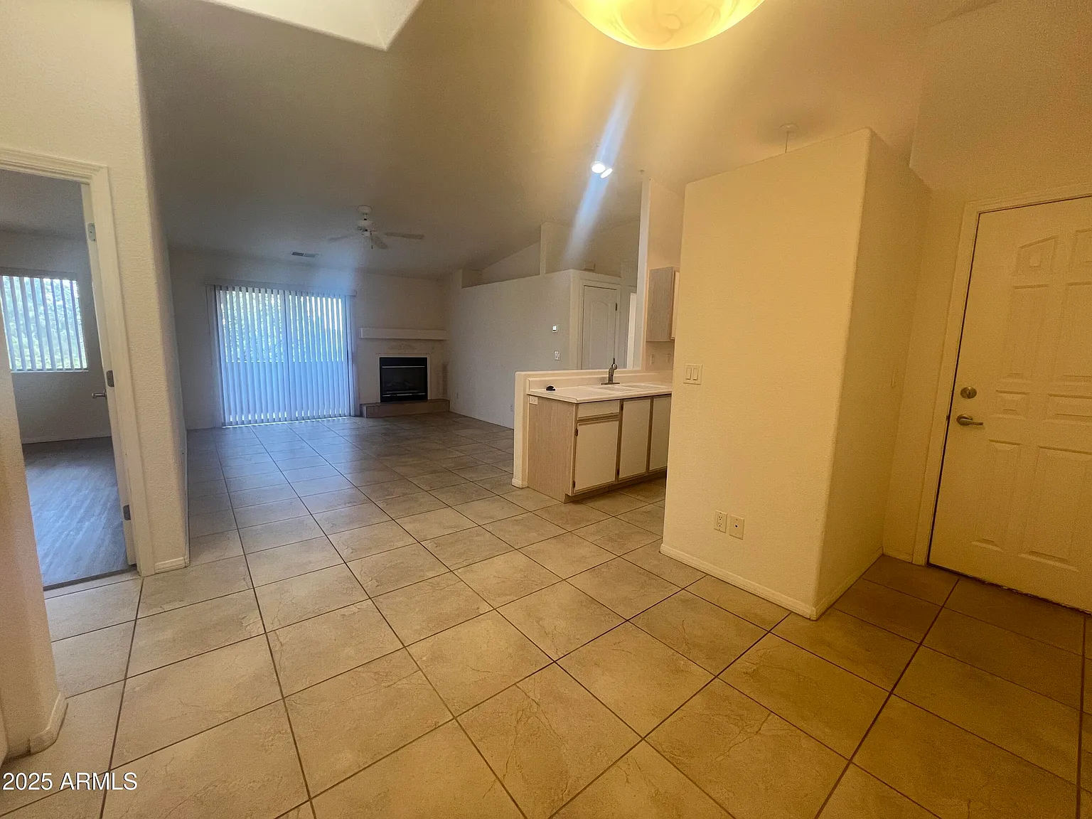 2 bed, 2.0 bath, 982 sqft, $1,495 — Photo 3