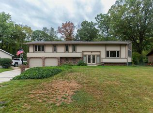 16830 Londonberry Ln, South Bend, IN 46635