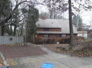 3201 Holyoke Rd, Philadelphia, PA 19114