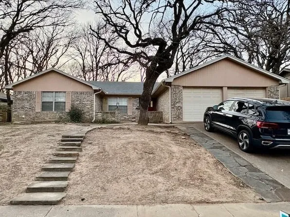 2925 Ridgewood Dr, Hurst, TX 76054