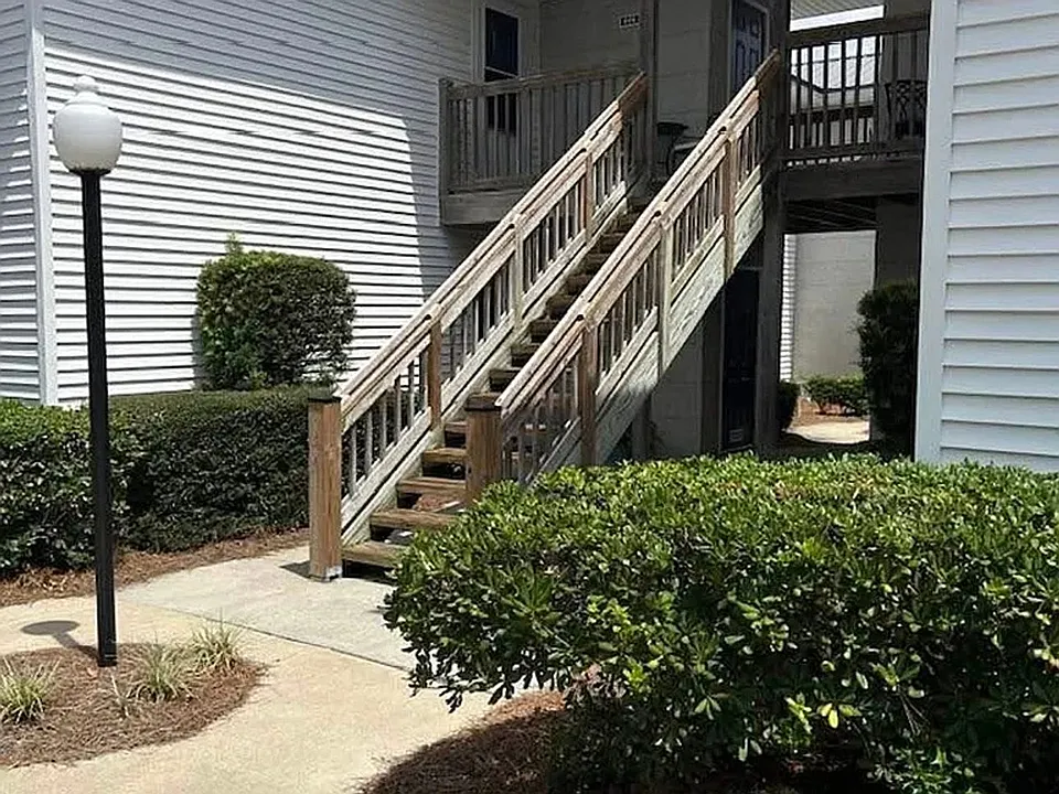 206 W Island Square Dr