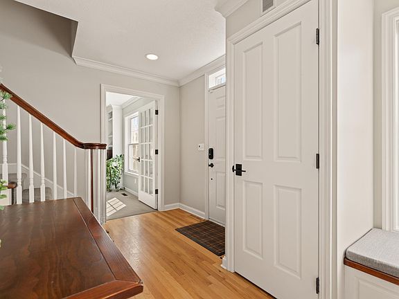 2nd image of 1122 Fox Croft Ln SW