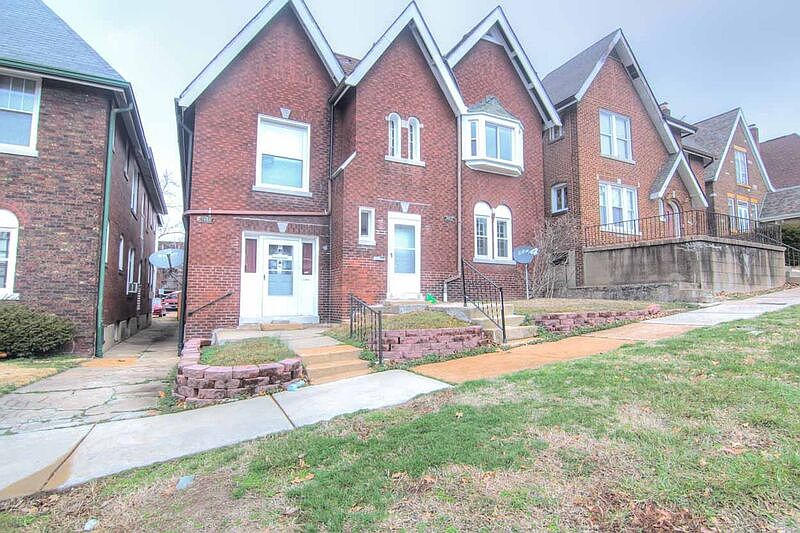1st image of 3953 Fairview Ave APT 2E