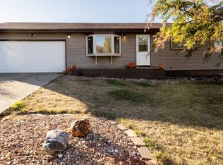 525 Circle Dr, Winner, SD 57580