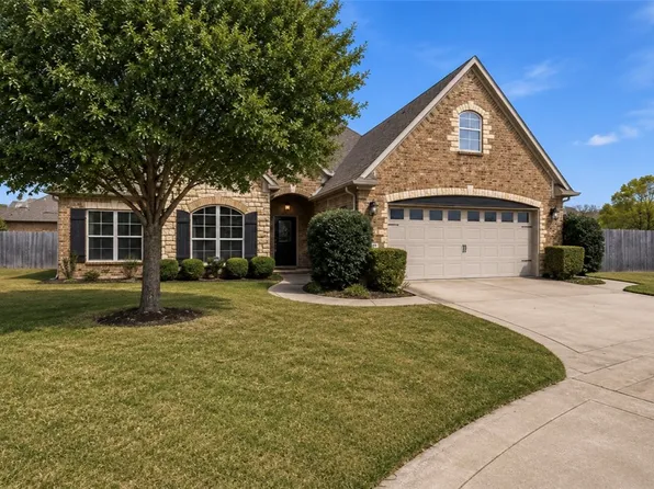 3907 W Mountain View Dr, Fayetteville, AR 72704