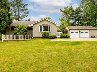 17633 Haskins Rd, Chagrin Falls, OH 44023