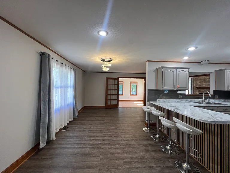 1004 Monarch Dr — Photo 11