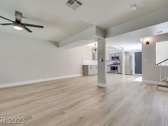 2nd image of 2677 Ruthe Duarte Ave