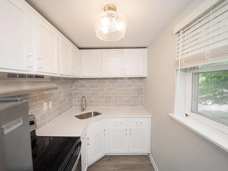 Enclave West Hartford / Parc West — Photo 7
